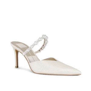 Kanika Pearl Pump in Vanilla Dolce Vita